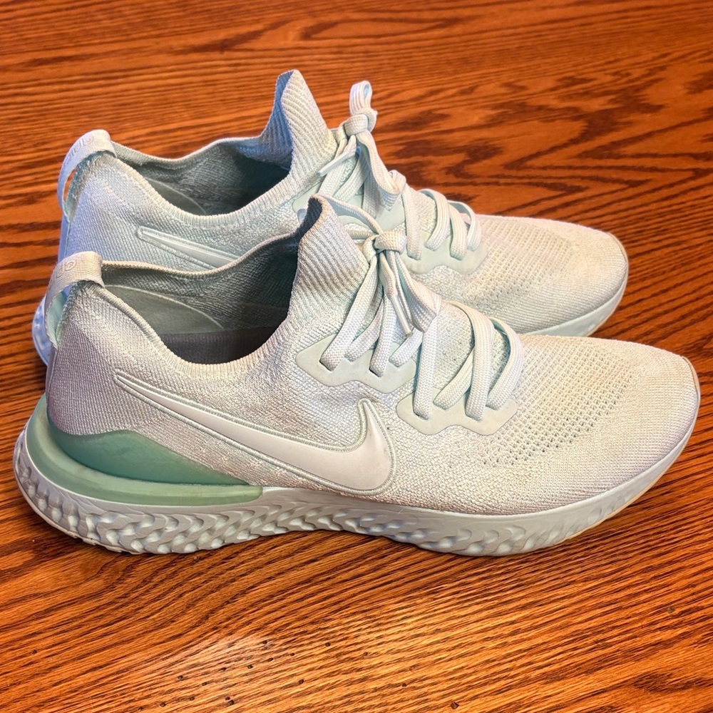 Nike Epic React Flyknit 2 Teal Running Shoes Sneakers Mens Size 11 1/2